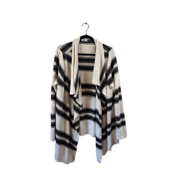 Old Navy Sweaters - Old Navy White and Grey Open Front Cardigan Size XXL